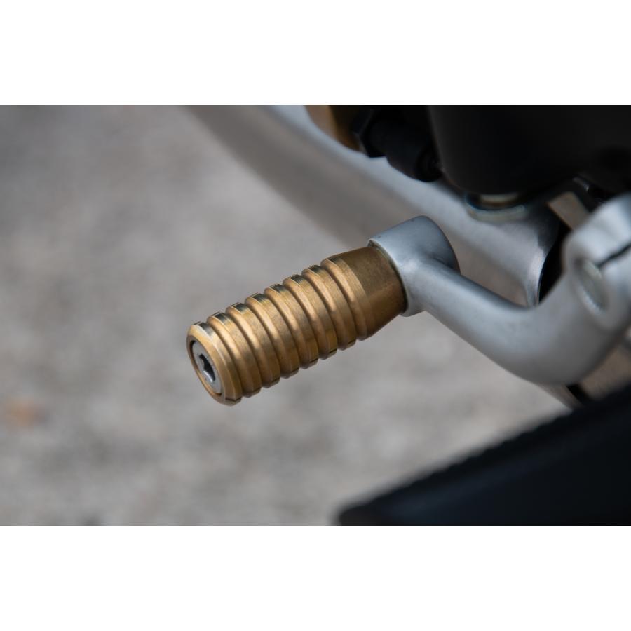 Motone(モートーン) シフトペダルペグ リブ ブラス T100/T120 (02-25) SpeedTwin900 (16-25) スクランブラー Scrambler900 (17-25) GSS005 |  | 04