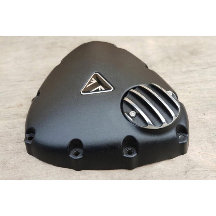 Motone(モートーン) ジェネレーターバッジ リブ ブラック/ポリッシュ T100/T120 (16-25) SpeedTwin900 (16-25) スクランブラー Scrambler900 (17-25) MMU026 |  | 06