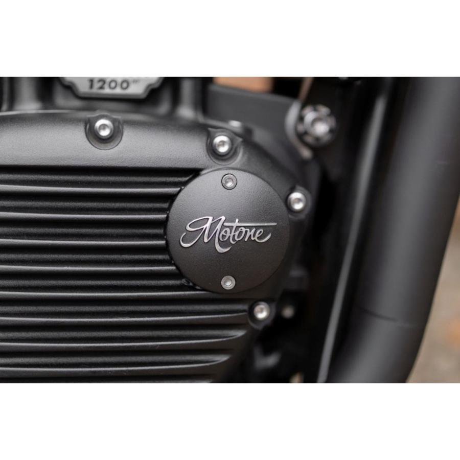 Motone(モートーン) ジェネレーターバッジ Motoneロゴ ブラック/ポリッシュ T100/T120 (16-25) SpeedTwin900 (16-25) スクランブラー900 (17-25) MMU029 |  | 01