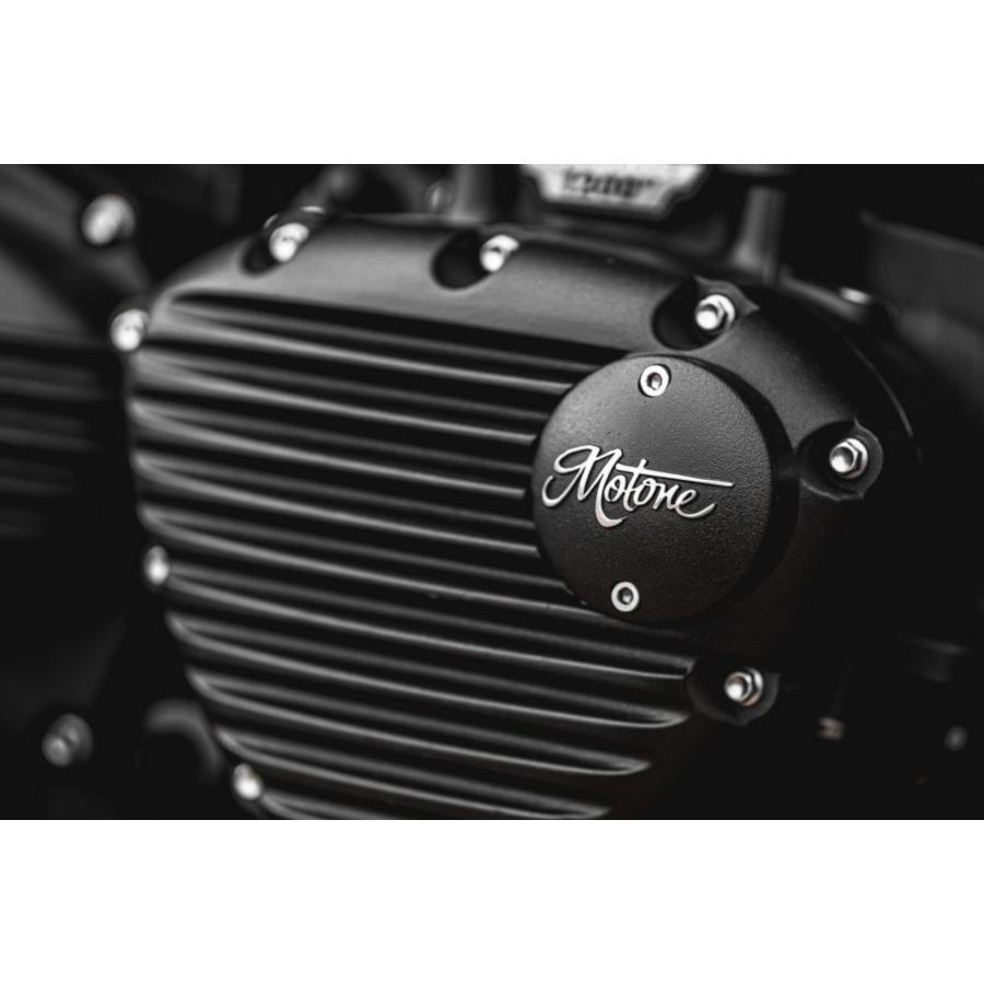 Motone(モートーン) ジェネレーターバッジ Motoneロゴ ブラック/ポリッシュ T100/T120 (16-25) SpeedTwin900 (16-25) スクランブラー900 (17-25) MMU029 |  | 02
