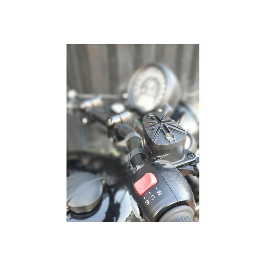 Motone(モートーン) マスターシリンダーキャップ ユニオンジャック ブラック アルミダイキャスト T100 T120 Bobber Speedmaster |  | 02