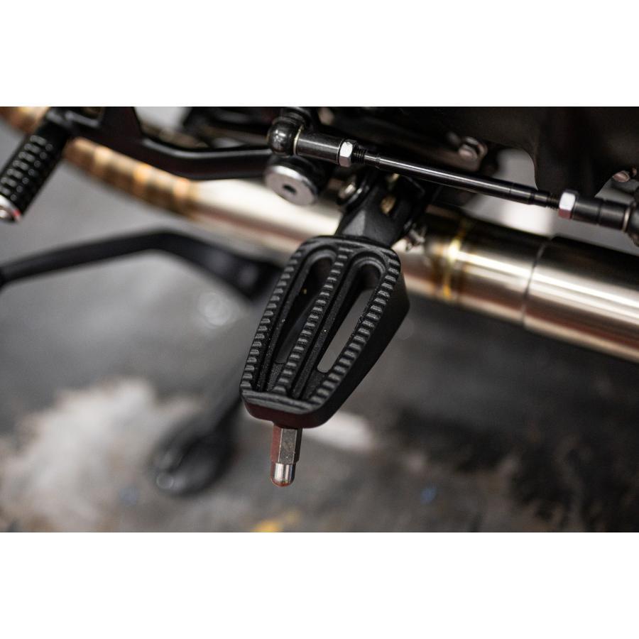 Motone(モートーン) フットレスト ブラック ボンネビル Bobber (17-25) MMU502 |  | 01