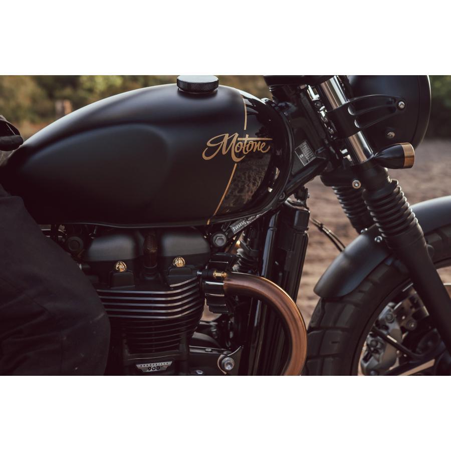 Motone(モートーン) エキゾーストクランプ フィン ブラック/ポリッシュ T100/T120 (16-25) SpeedTwin900 (16-24) スクランブラー Scrambler900 (17-25) MMU505 |  | 03