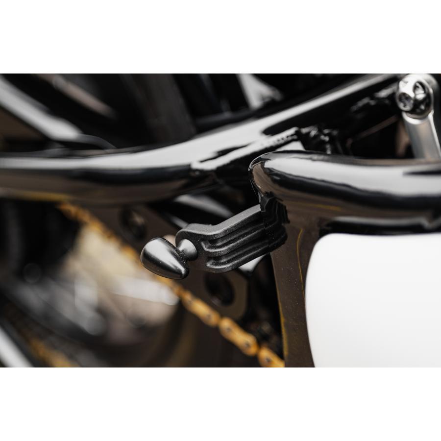 Motone(モートーン) リアウインカーステー AJAX フレームマウント M8/M10用 ボンネビル Bobber (17-25) MMU592 |  | 04