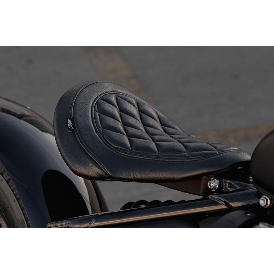 Motone(モートーン) シート KING COBRA ダイヤモンドステッチ ブラック ボンネビル Bobber (17-25) MSM030 |  | 01