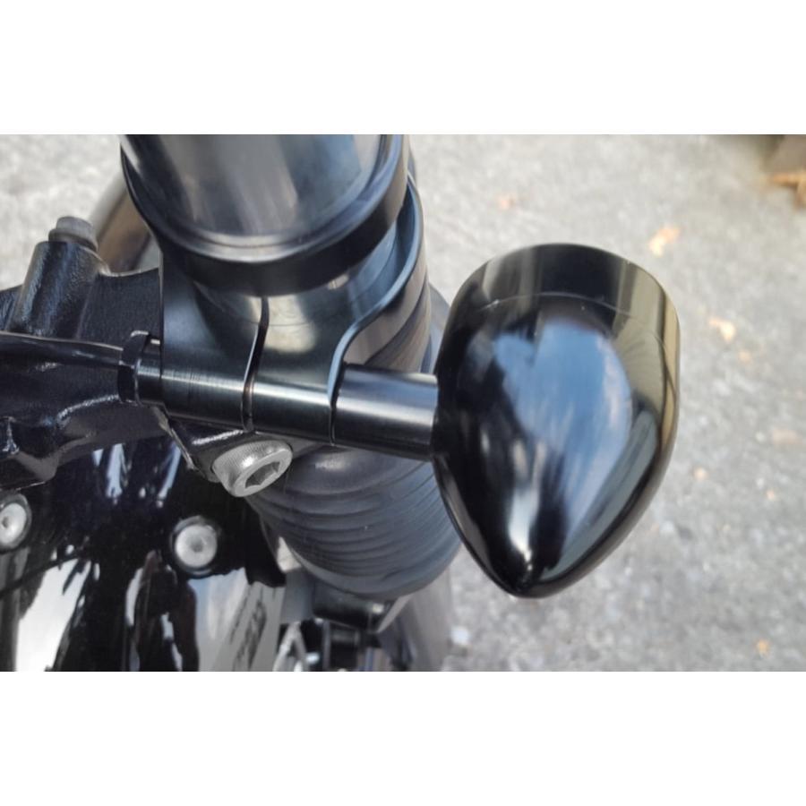 Motone(モートーン) フロントウインカーステー Φ41フォーククランプ M10用 ブラック T100/T120 (02-25) SpeedTwin900 (16-24) スクランブラー900 (17-25) |  | 06
