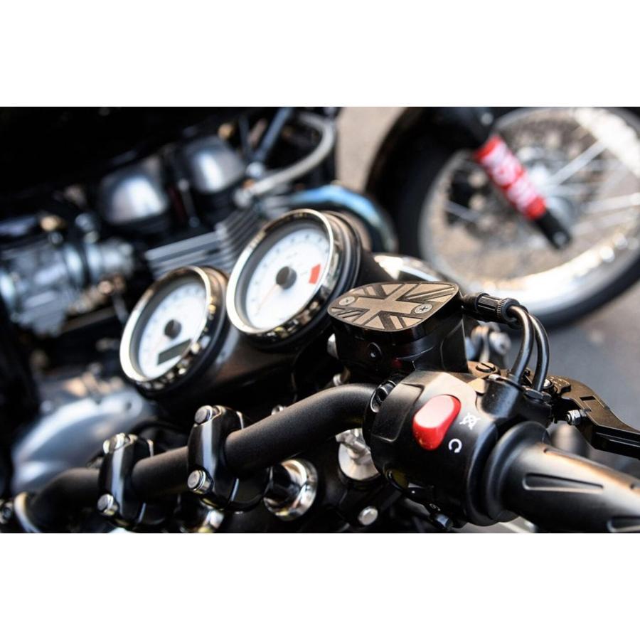 Motone(モートーン) マスターシリンダーキャップ ユニオンジャック ブラック アルミビレット T100 (02-25) T120 (16-25) Bobber (17-25) Speedmaster (18-25) |  | 01