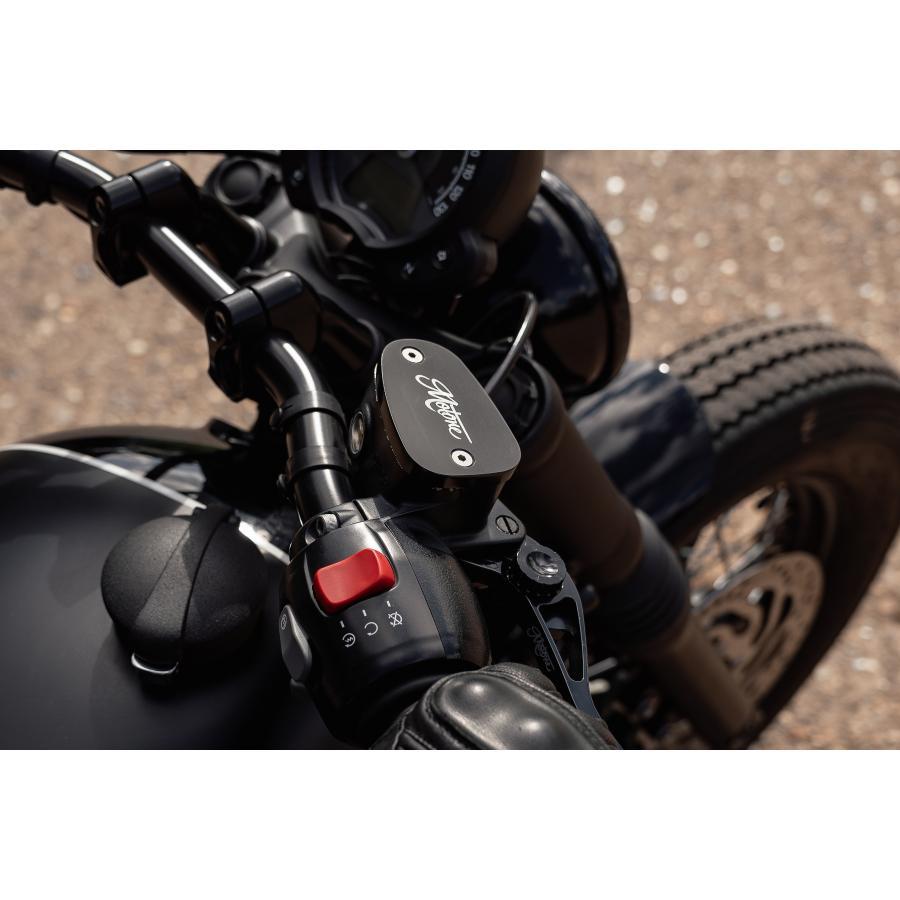 Motone(モートーン) マスターシリンダーキャップ Motoneロゴ アルミビレット T100 (02-25) T120 (16-25) Bobber (17-25) Speedmaster (18-25) SNG224 |  | 01