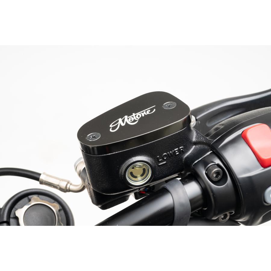 Motone(モートーン) マスターシリンダーキャップ Motoneロゴ アルミビレット T100 (02-25) T120 (16-25) Bobber (17-25) Speedmaster (18-25) SNG224 |  | 04