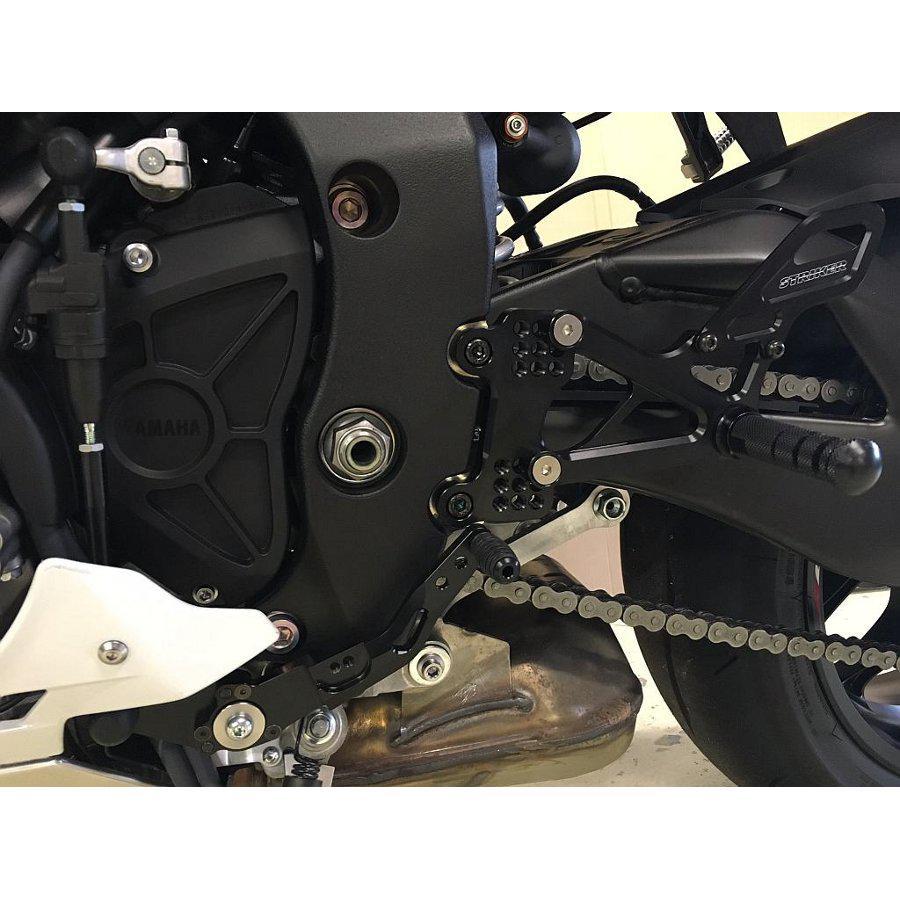 STRIKER (ストライカー) スペシャルステップキット TYPE S\u0026R ブラック YZF-R1 YZF-R1M SS-AA2127Bの画像