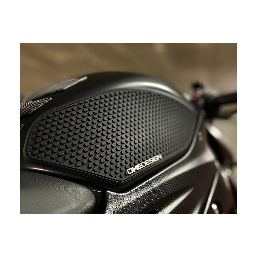 ONEDESIGN(ワンデザイン) HDRタンクサイドパッド ブラック BMW S1000RR R HDR203 |  | 02