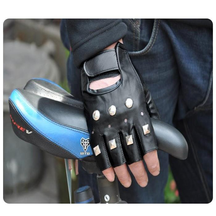 フェイクレザー スタッズ フィンガーレス グローブ 半指 ハーフ 手袋 ダンス コスプレ |  | 01