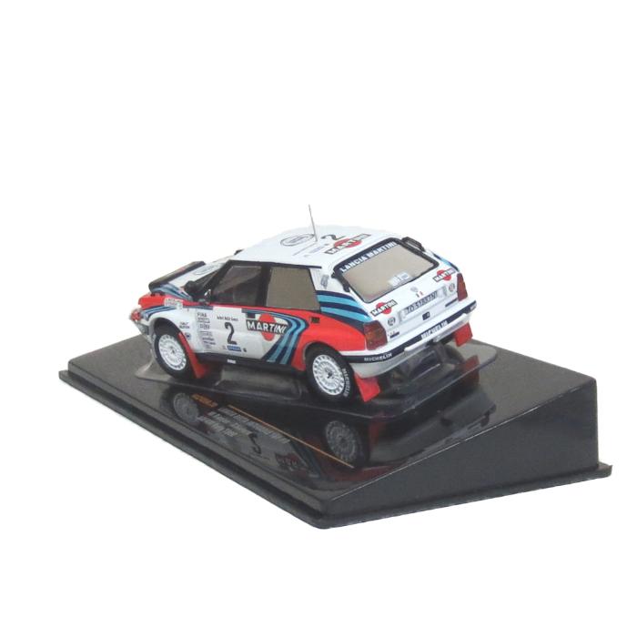 ixo（イクソ） 1/43 ランチア デルタ インテグラーレ 16V 1990 サファリラリー #2 M.ビアシオン ミニカーの画像