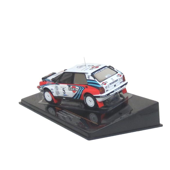 ixo（イクソ） 1/43 ランチア デルタ インテグラーレ 16V 1990 サファリラリー #5 J.カンクネン ミニカーの画像