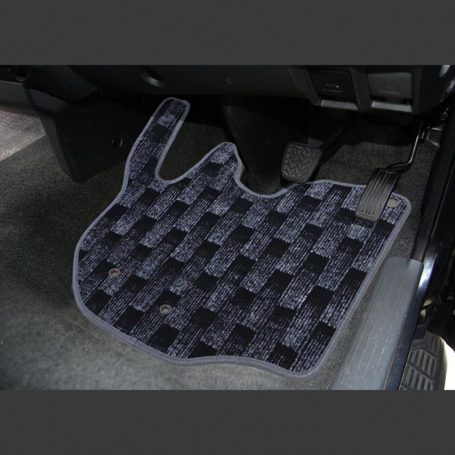 200系ハイエース専用マット チェッカー ３点セット ブラック M-951 フロアマット カーマット シーエー産商 | シーエー産商 | 02