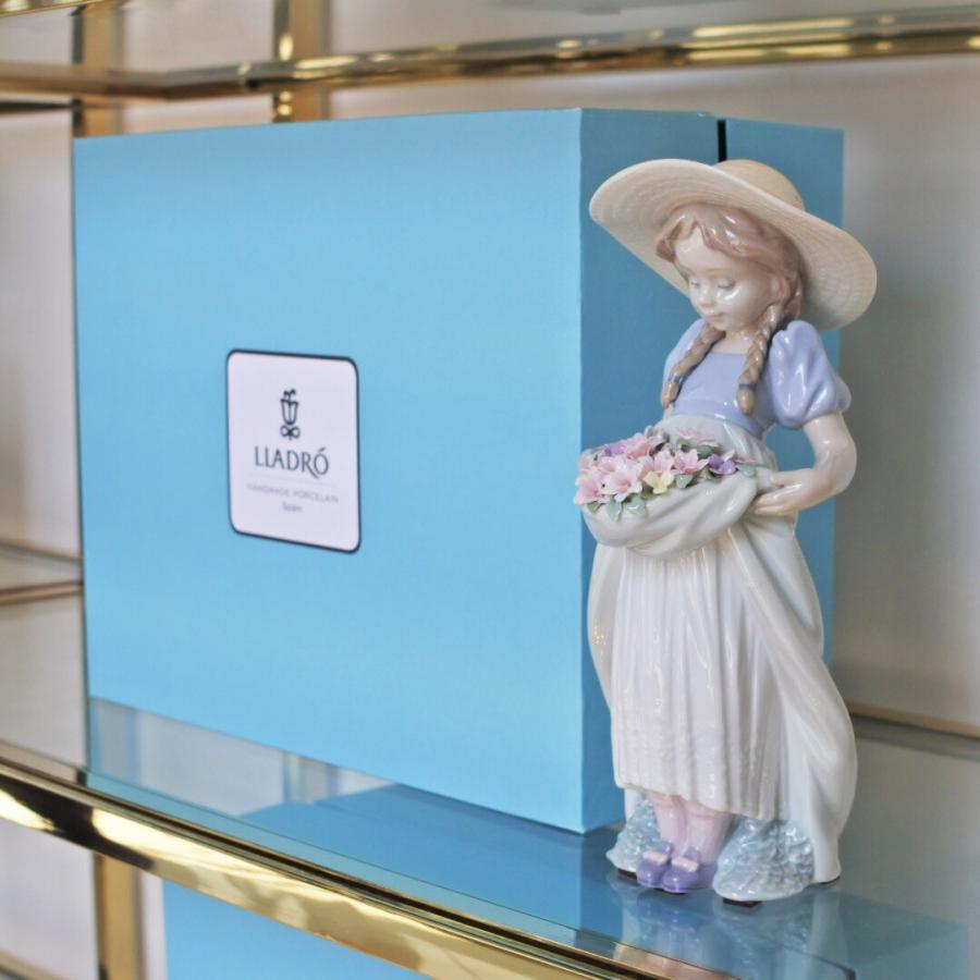LLADRO 正規販売店 リヤドロ たくさん摘めたよ! SKU01006756 LLADRO 正規販売店 リヤドロ たくさん摘めたよ! SKU01006756