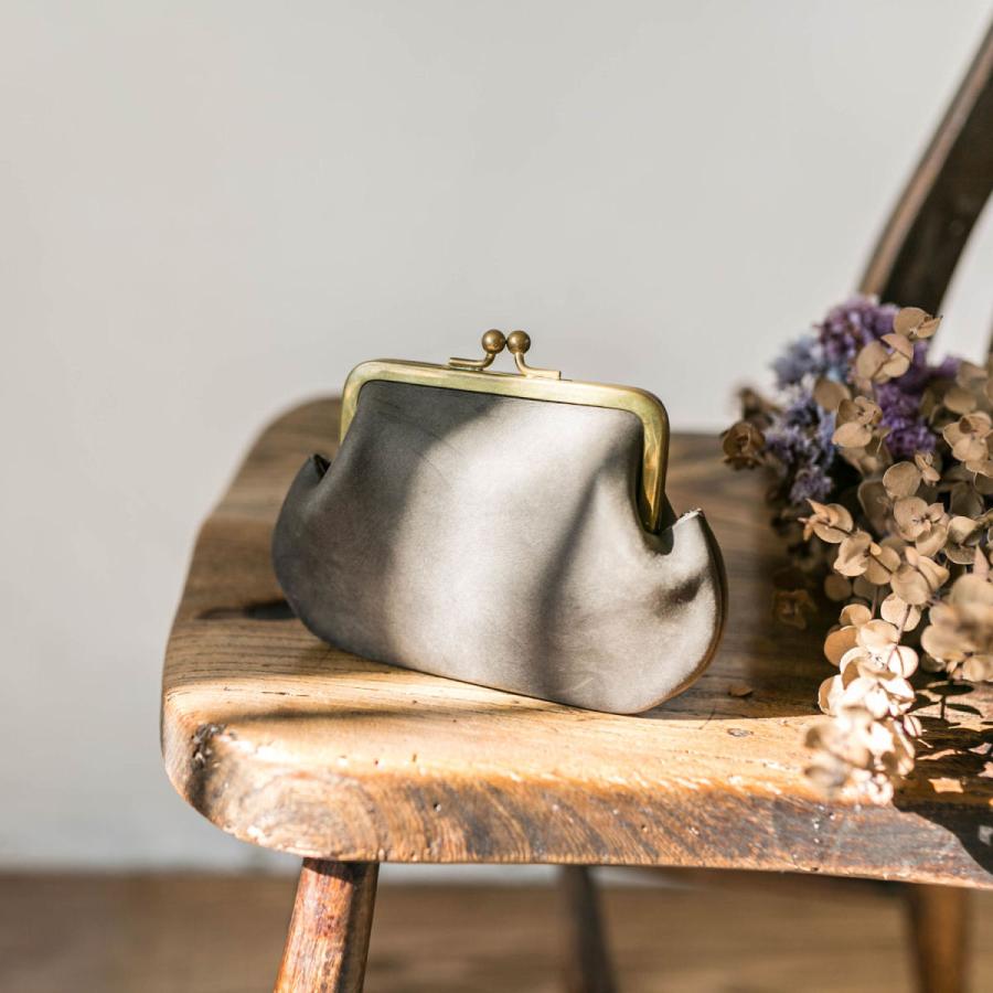 真鍮無垢 育てる大人のがま口財布 / 本革グレー : レザーブランド