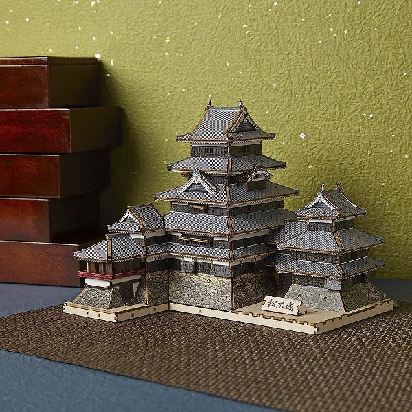 木製 立体パズル Wooden Art ki-gu-mi 松本城 カラーVer.  エーゾーン 木組 工作 おもちゃ インテリア プレゼント ギフトの画像