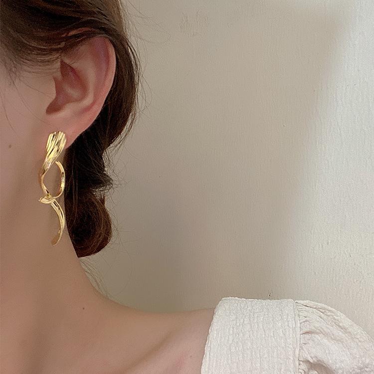 plusnao スタッドピアス レディース 女性用 アクセサリー ライン 