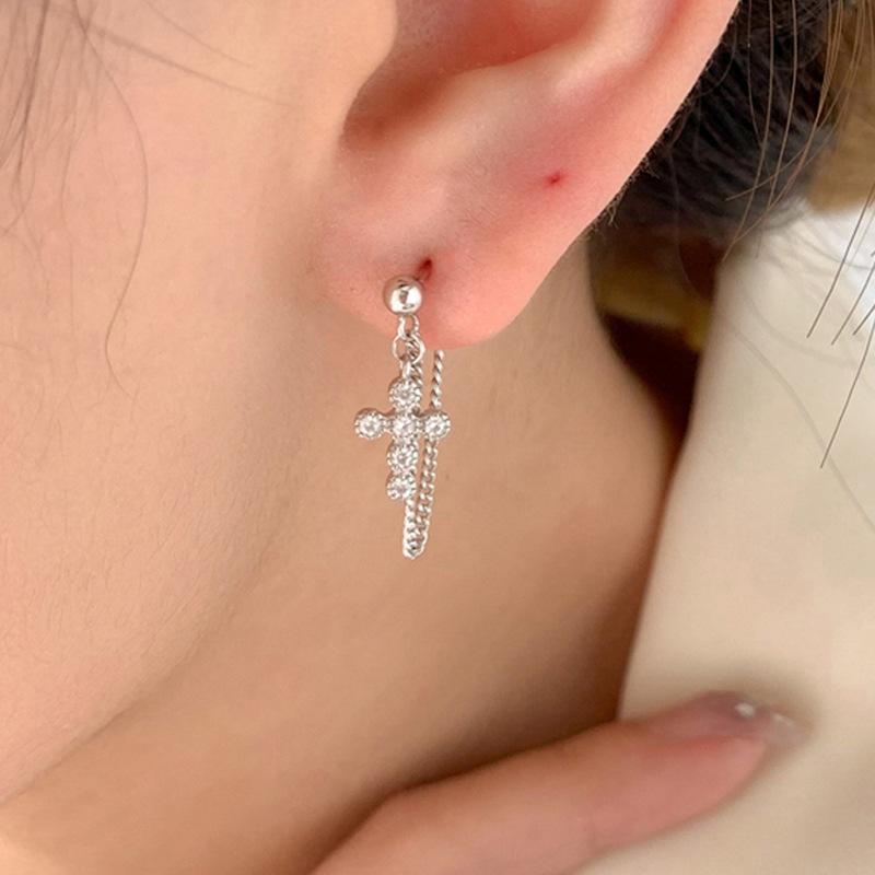 極美品ChristianDior ラインストーン 片耳ピアス レディース ピアス 片耳用 ラインストーン レディース 女性用 アクセサリー 十字架
