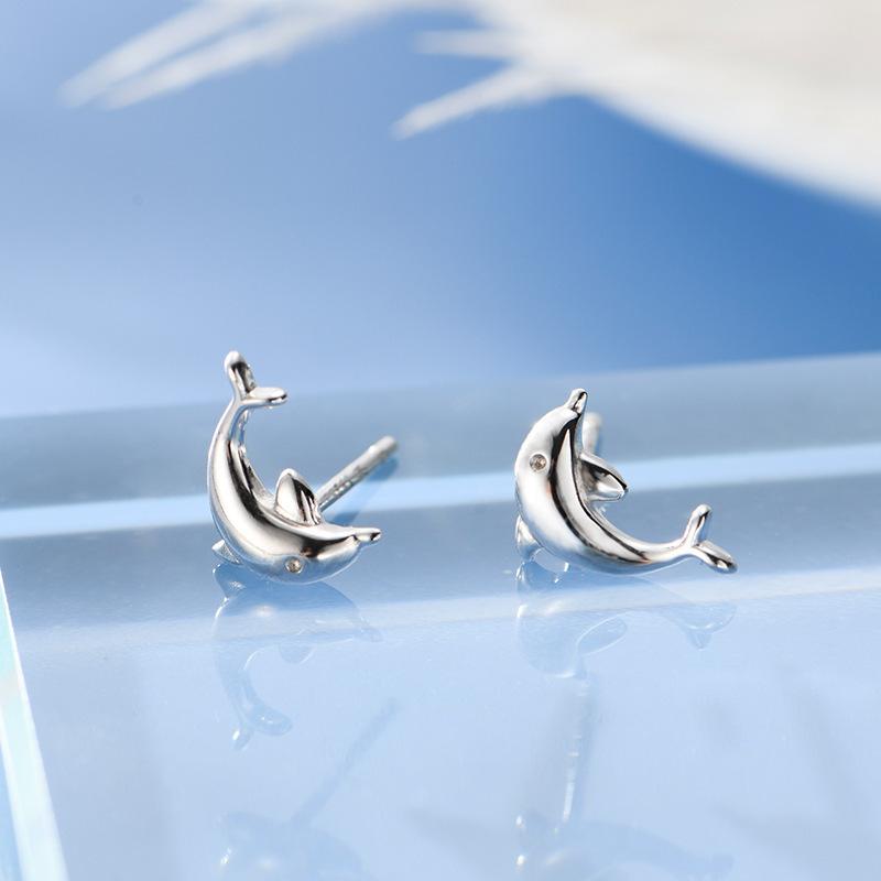 plusnao（プラスナオ） スタッドピアス イルカ 両耳用 ドルフィン