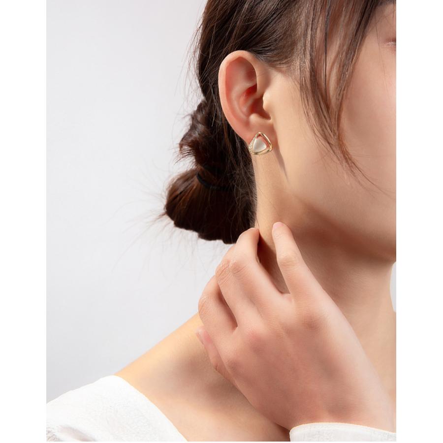 ピアス スタッドピアス 女性 アクセサリー 三角形 ストーン ライン 