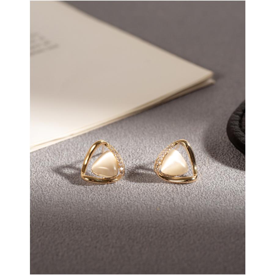 ピアス スタッドピアス 女性 アクセサリー 三角形 ストーン ライン 