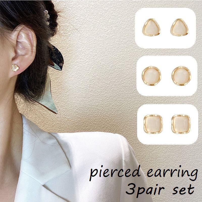 ゴールドカラー ヴィンテージ風ピアス イヤリング スタッドピアス トライアングル レディース 三角形 安い購入 イヤリング
