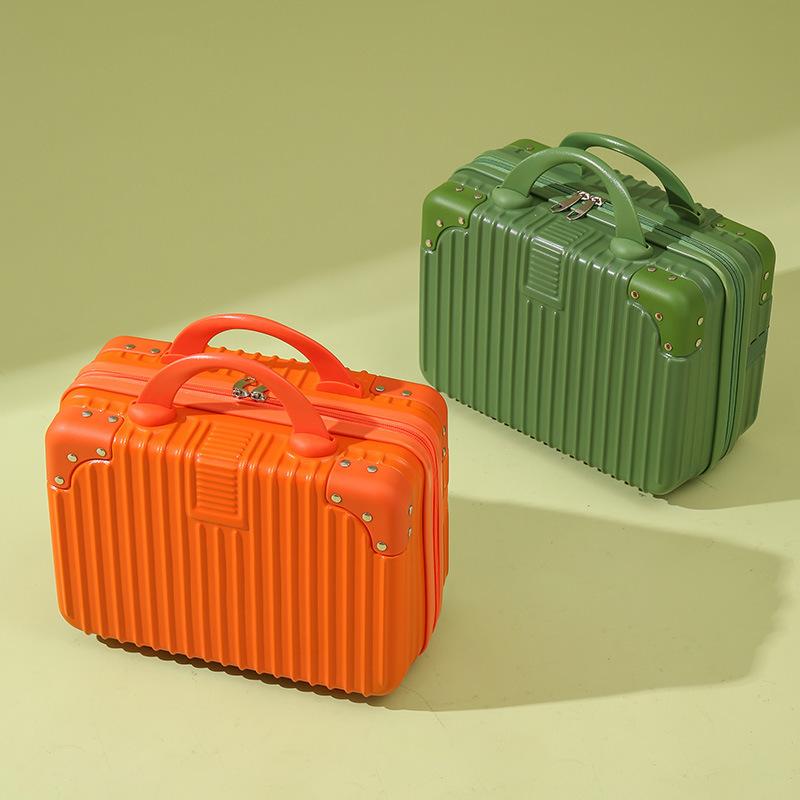 AULANI 新品・未使用　スーツケース　バッグ　コスメボックス AULANI 新品・未使用 スーツケース バッグ コスメボックス