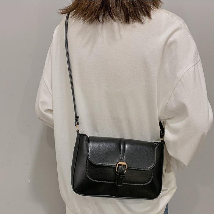 ショルダーバッグ レディース 女性 斜め掛け 小さめ コンパクト