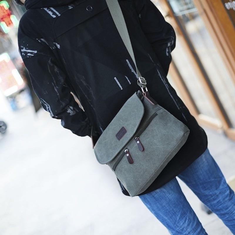 ショルダーバッグ ポシェット メンズ 男性用 鞄 カバン 斜めがけ 肩掛け ロゴ ファスナー 長さ調整可能 かっこいい おしゃれ カジュアル お出かけ Bag プラスナオyahoo 店 通販 Yahoo ショッピング