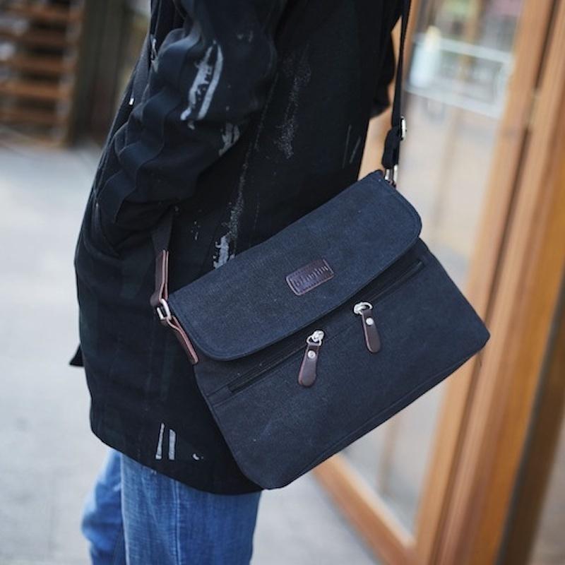 ショルダーバッグ ポシェット メンズ 男性用 鞄 カバン 斜めがけ 肩掛け ロゴ ファスナー 長さ調整可能 かっこいい おしゃれ カジュアル お出かけ Bag プラスナオyahoo 店 通販 Yahoo ショッピング