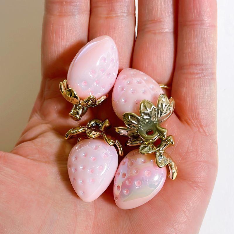 アクセサリーパーツ 4個セット DIY ハンドメイド イチゴ 立体 いちご
