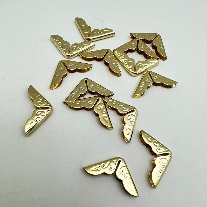 コーナー金具 20個入り クラフト材料 ハンドメイド 手帳 角 カド