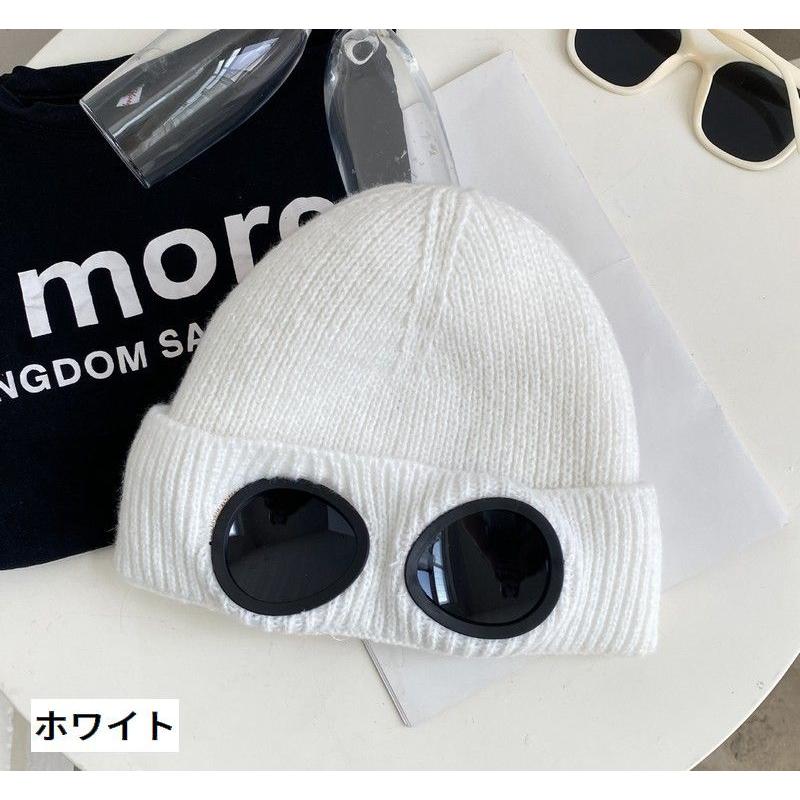 おまとめ　メガネ　ニット帽 冬の単調コーデに個性を加える「ニット帽＋メガネ」。雰囲気たっぷりな