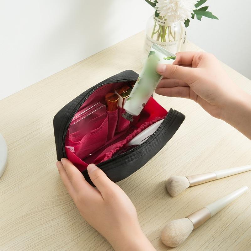 化粧ポーチ メイクポーチ コスメポーチ 大容量 ファスナー 収納 整理 小物入れ シンプル おしゃれ 機能的 便利 旅行 普段使い トラベル メイク雑 | ブランド登録なし | 01