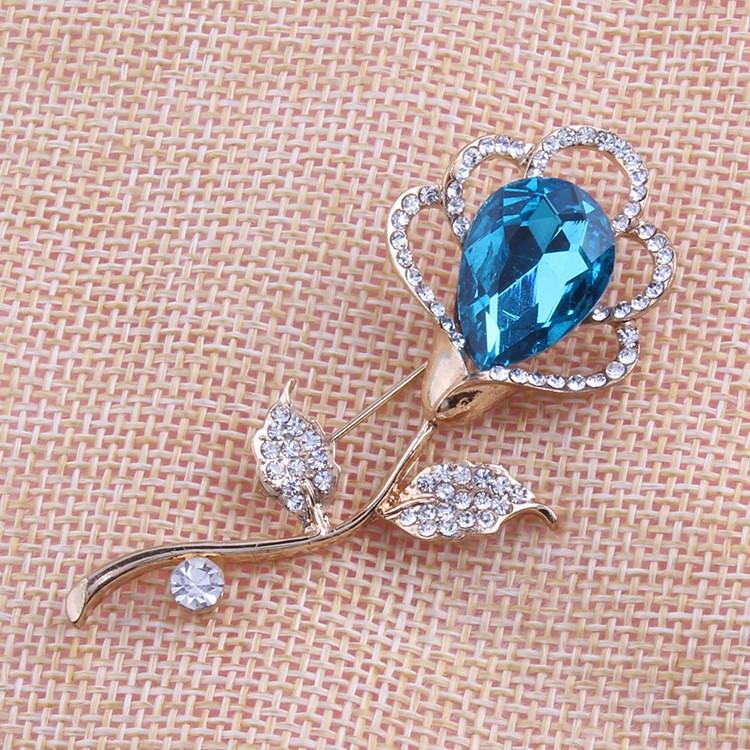 ブローチ ラインストーン ビジュー 花 フラワー レディース アクセサリー キラキラ おしゃれ きれいめ 上品 華やか エレガント 豪華 ゴージャス プラスナオ Paypayモール店 通販 Paypayモール