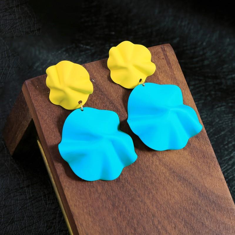 スタッドピアス キャッチピアス レディース アクセサリー カラフル 花 フラワー おしゃれ きれいめ 上品 可愛い かわいい ビビッドカラー 女性用 プラスナオ Paypayモール店 通販 Paypayモール