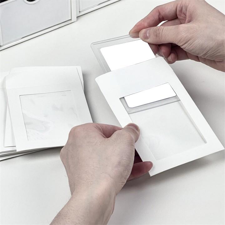 新品★再入荷★窓付き　ミニエンベロープ　封筒　カッティングダイ クラフトエンベロップ ＜M＞ 横 紐付 茶 8枚入 (85674006)