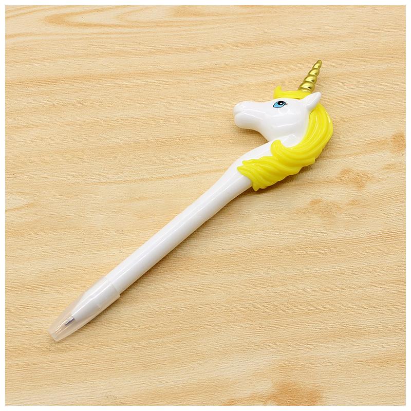 黄色  月に乗ったユニコーン  ボールペン  450円 黄色 月に乗ったユニコーン ボールペン 450円
