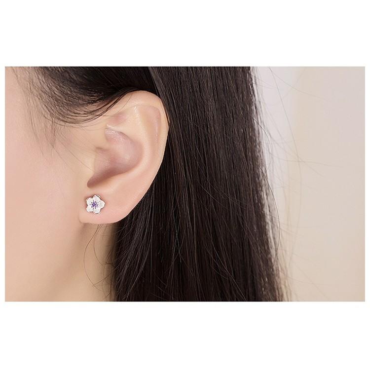 クリアストーン スタッドピアス 片耳用 クリアストーン スタッドピアス 片耳用 - メルカリ