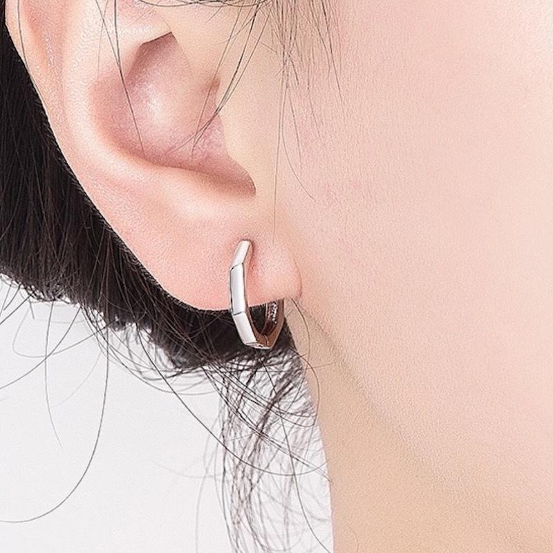 ピアス リングピアス アクセサリー ユニセックス 男女兼用 レディース メンズ 八角形 黒 シルバーカラー 可愛い シンプル おしゃれ ギフト 記念日 プラスナオ Paypayモール店 通販 Paypayモール