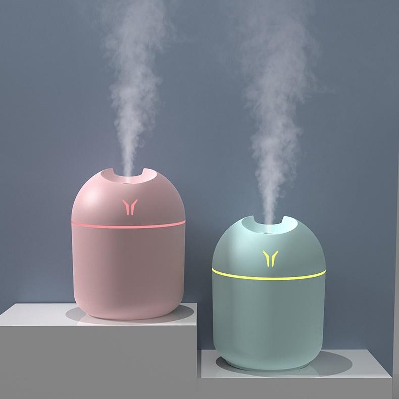ミニ加湿器 USB 小さめ インテリアに馴染む 水入れらくらく LEDライト付き ミニ加湿器 USB 卓上 車載 空調家電 250ml シンプル コンパクト 光る