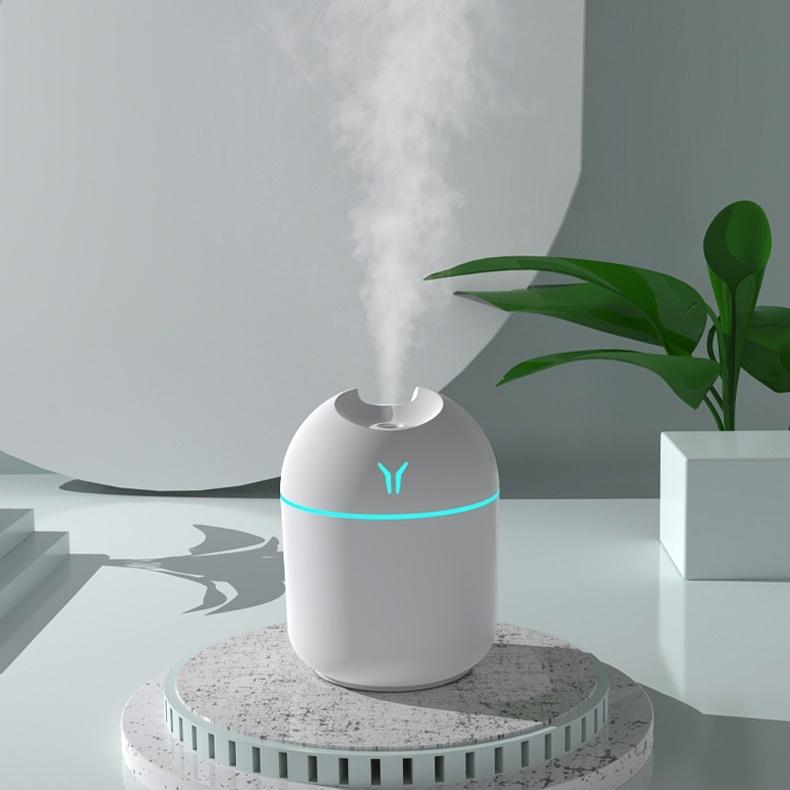 ミニ加湿器 USB 卓上 車載 空調家電 250ml シンプル コンパクト 光る