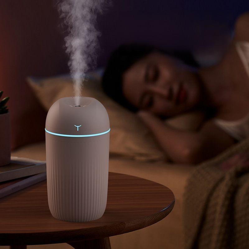 ミニ加湿器 USB 卓上 車載 空調家電 250ml シンプル コンパクト 光る