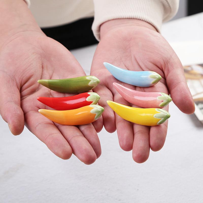 新品 箸置き 唐辛子 plusnao 箸置き はし置き キッチン雑貨 台所雑貨 日用雑貨 生活雑貨