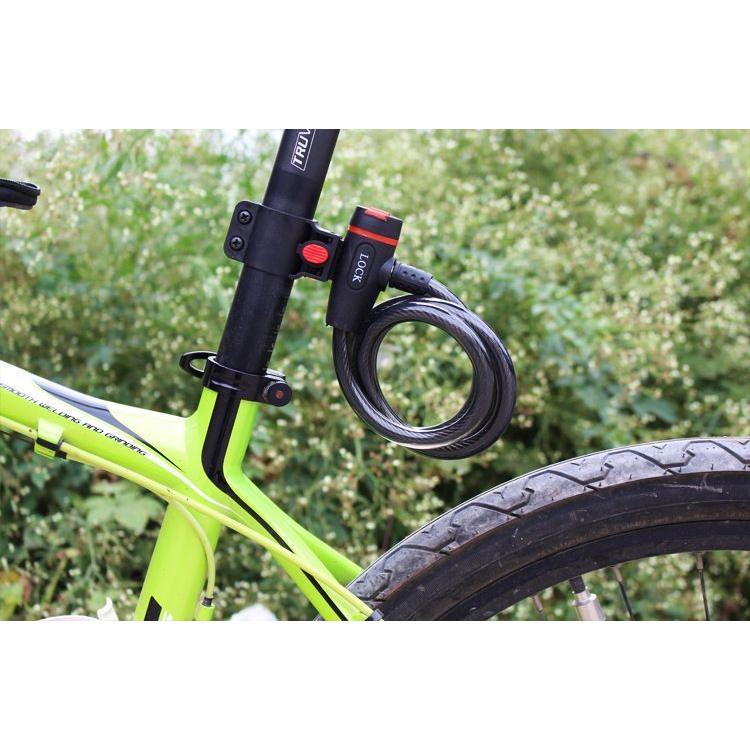 中古自転車、バイク用鍵2本付きプラBOX付き ワイヤーロック ブラケット付き 鍵式 自転車用品 ケーブルロック カギ