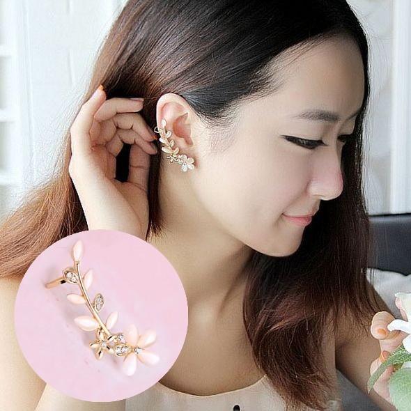 イヤーカフ アクセサリー 片耳用 レディース ラインストーン 花 フラワー リーフ おしゃれ かわいい ジュエリー 女性 女の子 誕生日 記念日 プレ Zak プラスナオyahoo 店 通販 Yahoo ショッピング