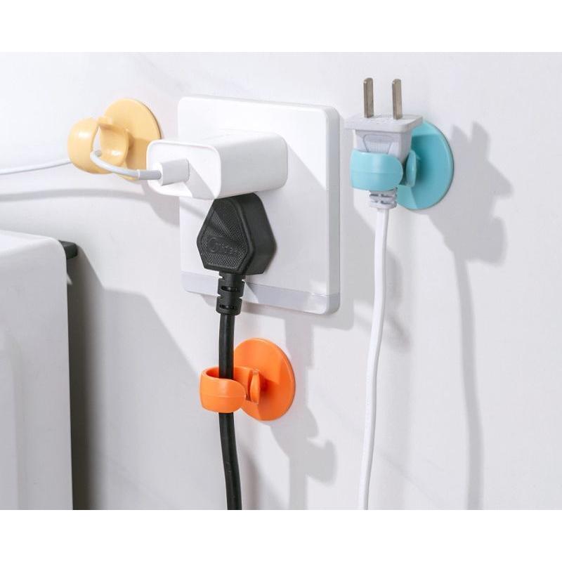 ケーブルホルダー プラグクリップ コードホルダー 充電器 家電コード