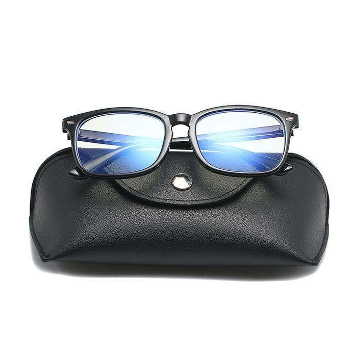 美品✨ケース付❗️EYEVAN サングラス 黒×水色レンズ ケース付 男女兼用 美品✨ケース付❗️EYEVAN サングラス 黒×水色レンズ ケース付 男女兼用